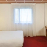Chambre double Standard de l'hôtel Campanile Metz Nord - Talange