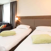 Chambre standard 2 lits de l'hôtel Campanile Metz Centre-Gare
