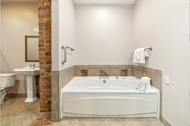 Honeymoon-Degas-Suite-2025-4-647x430